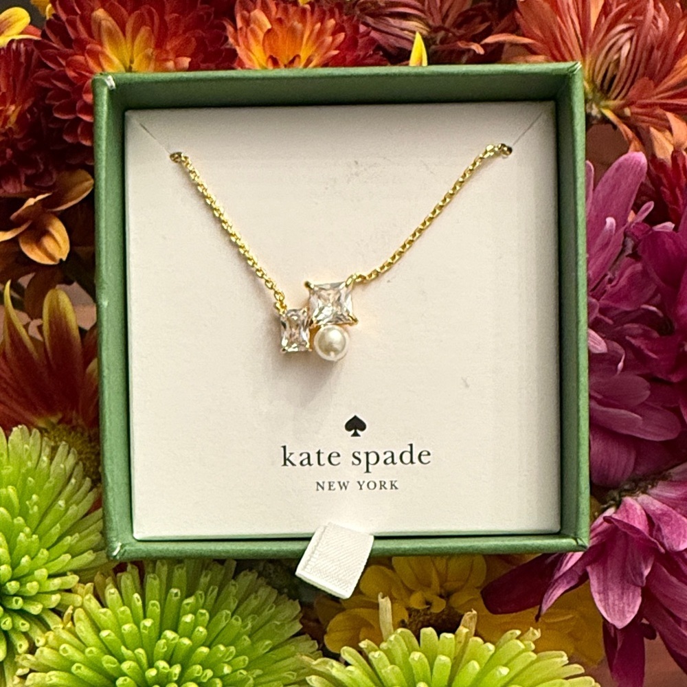 Kate Spade Victoria Cluster Pendant Gold Necklace  Pearl Accents New Size 16”